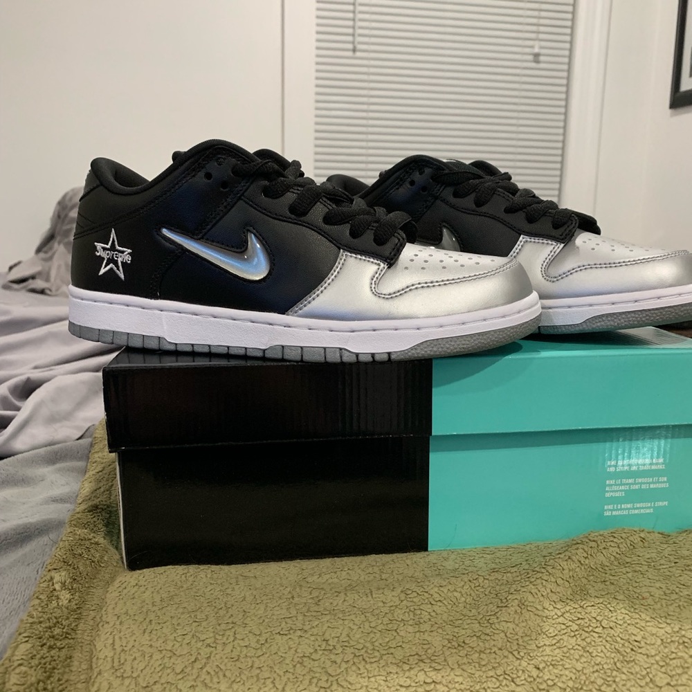 Supreme Nike Sb